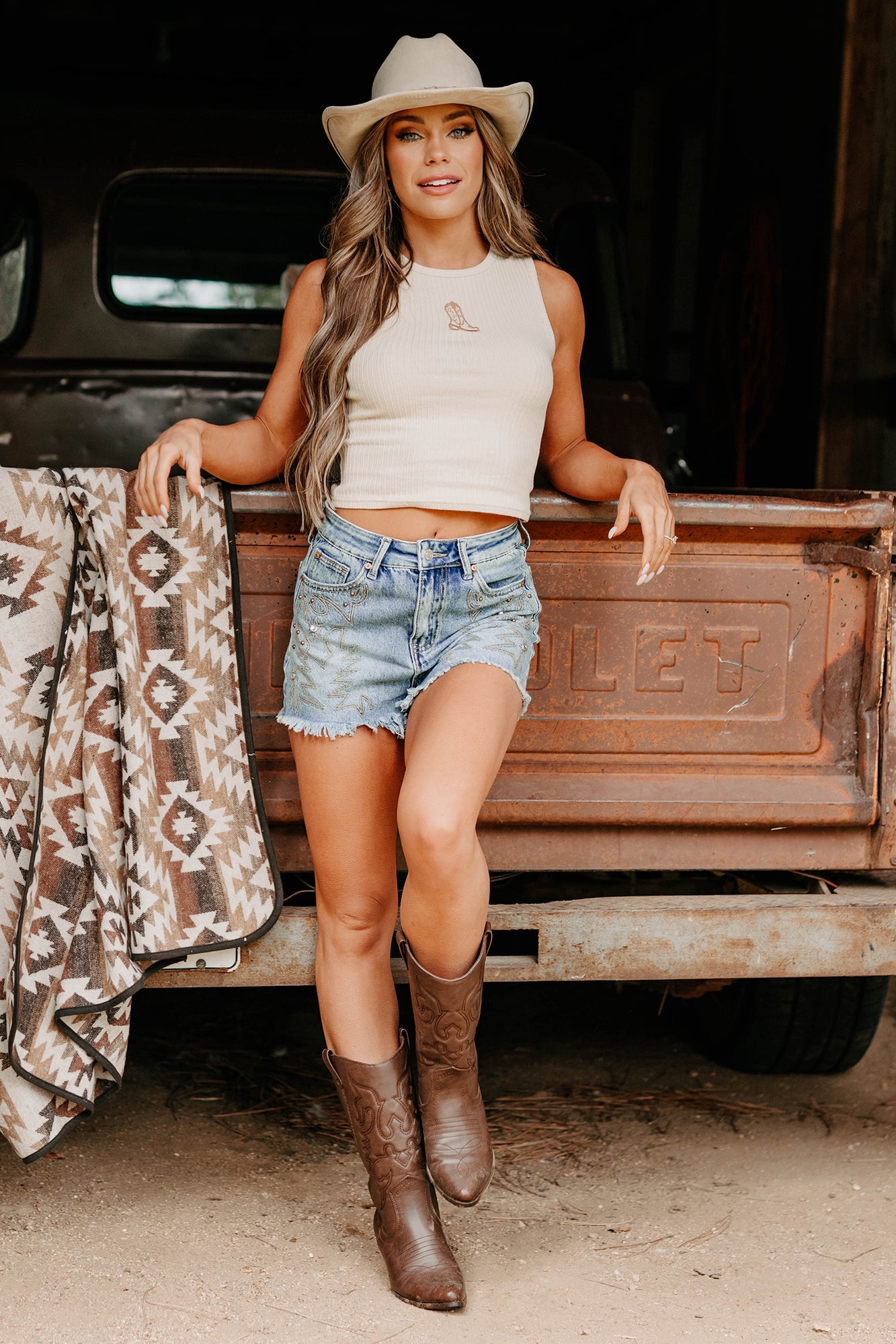 Prairie Western Embroidered Saige Denim Shorts (Medium)